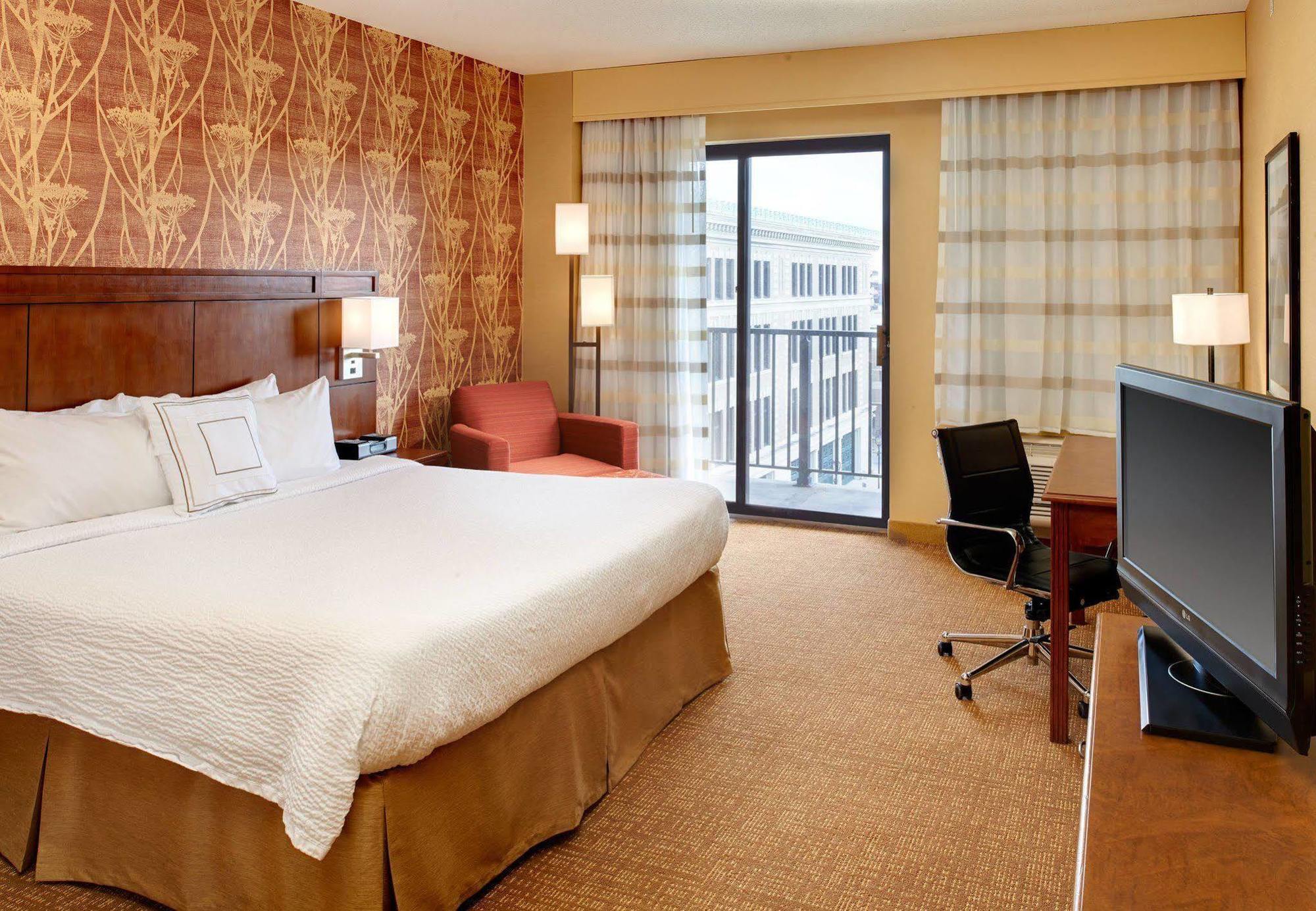 Hotel Courtyard Downtown 3*