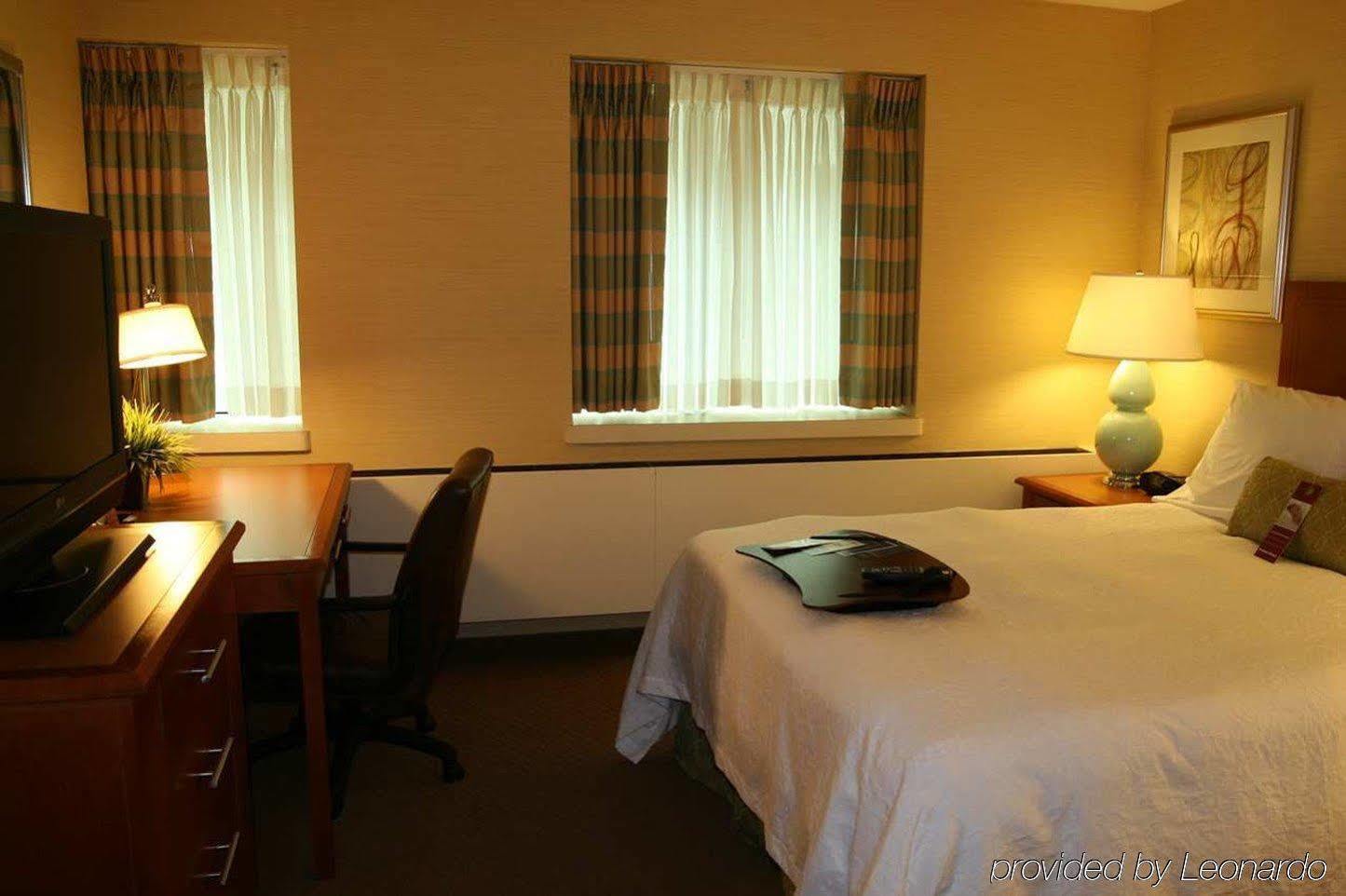 Hampton & Downtown 3*