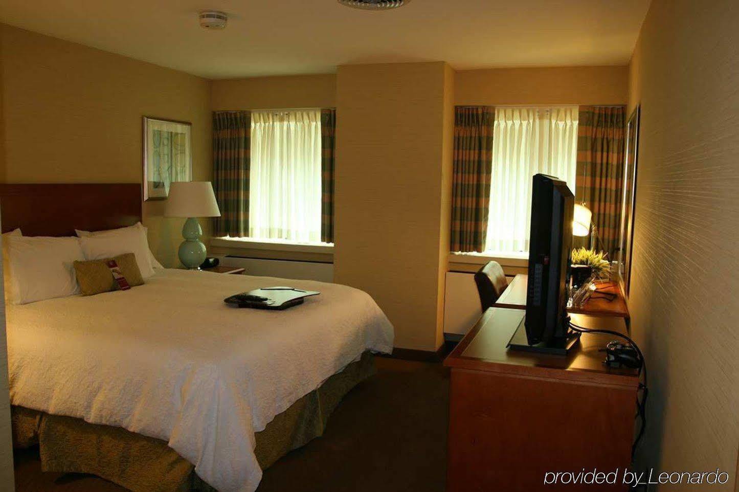 Hampton & Downtown Hotel Milwaukee