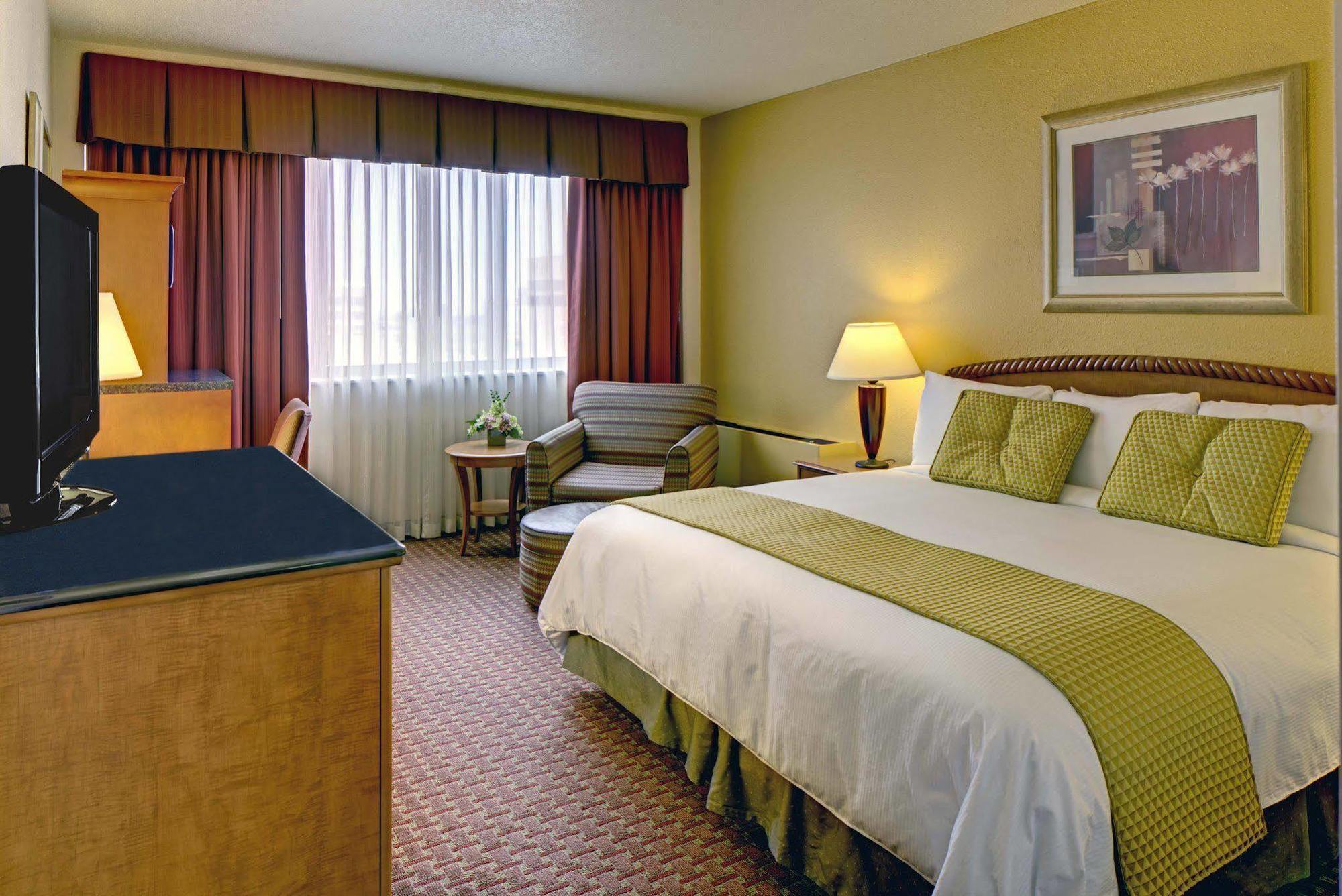 Doubletree By Hilton Downtown Hotel