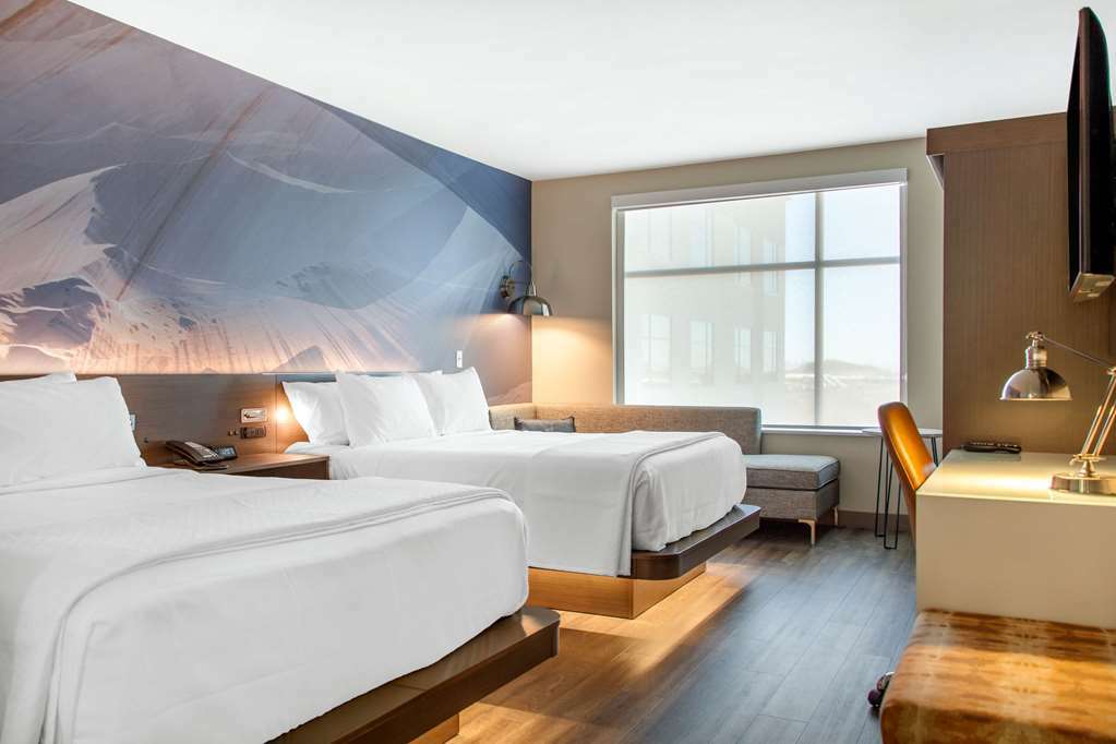 Cambria Downtown 4*