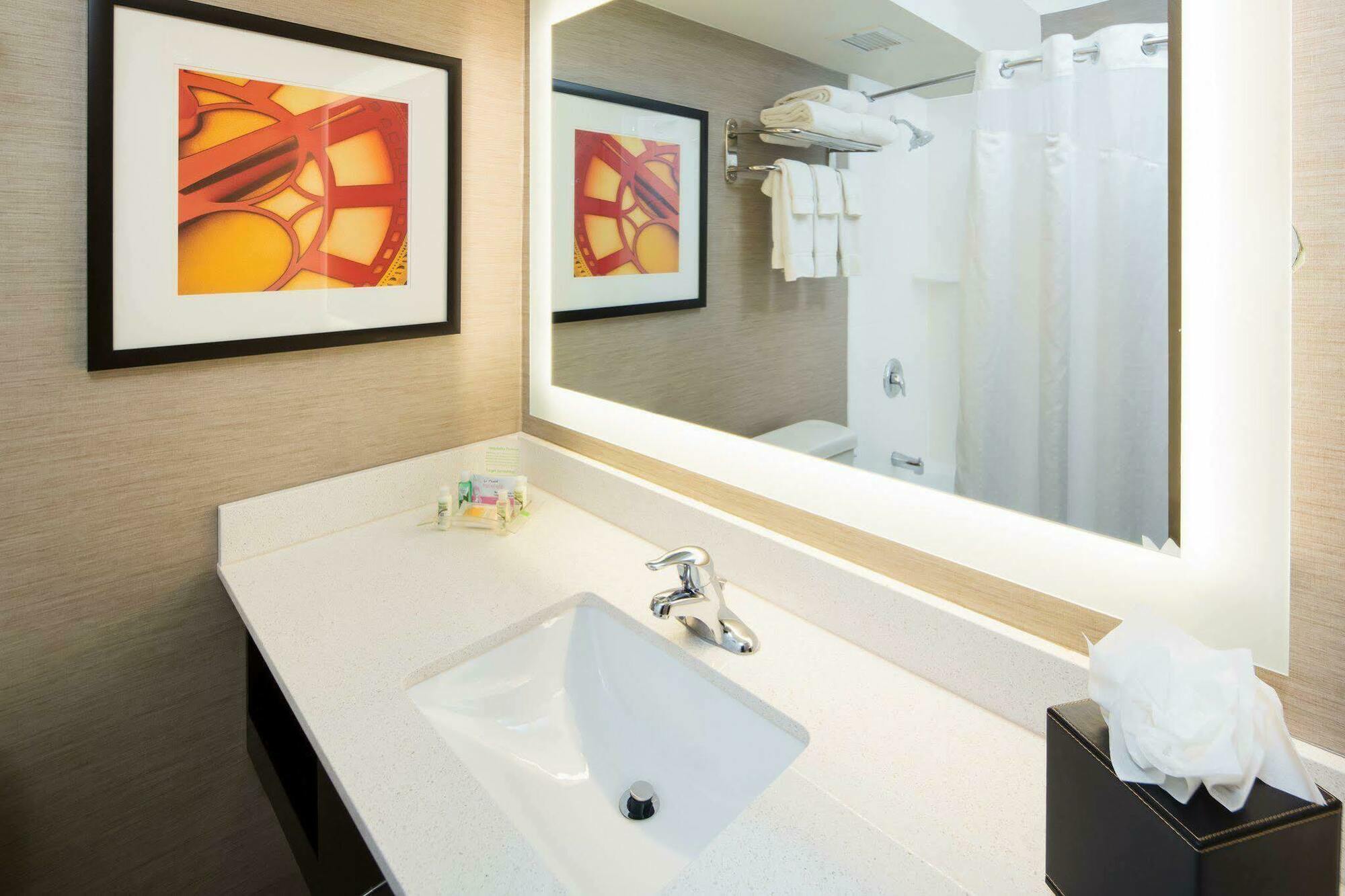 Riverfront By Ihg Milwaukee