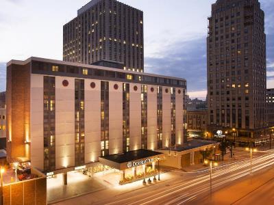 Doubletree By Hilton Downtown Hotel Milwaukee